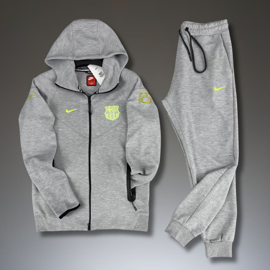 Muži športový súprava Nike Barcelona Tech Fleece, klasická sivá. Prémiová kvalita