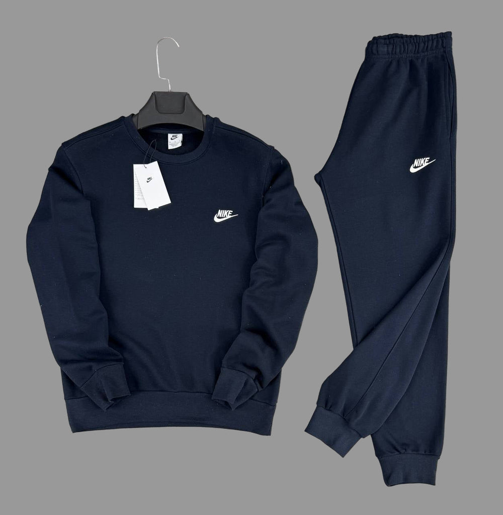 Muži športový súprava Nike, tmavo moder, s bielym emblémom - blúzka a dolný del