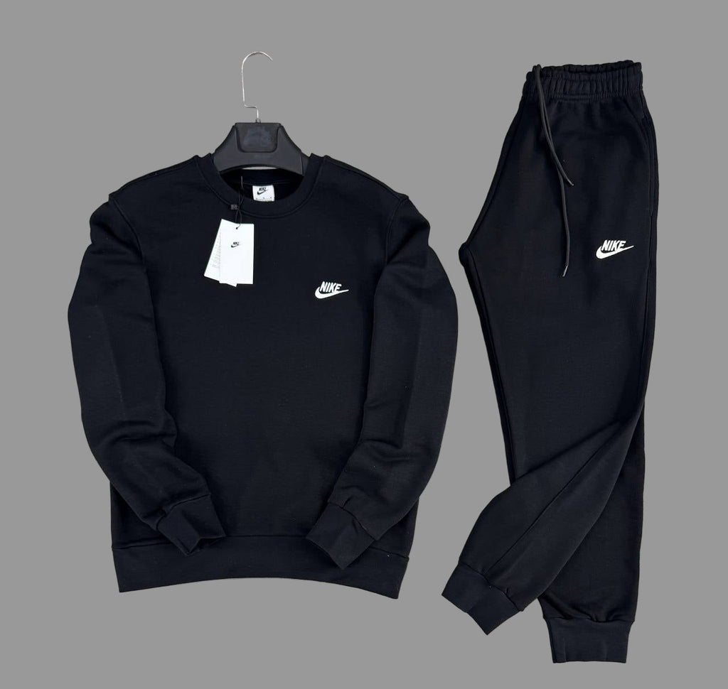Muži športový súprava Nike, čierne farby, s bielym emblémom - blúzka a dolný del