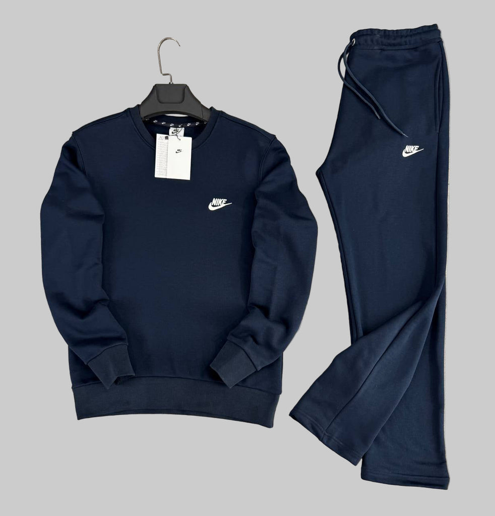 Muži športový súprava Nike,tmavomodrá farby, s bielym logom – pulóver a nohavice z rovnými nohavicami