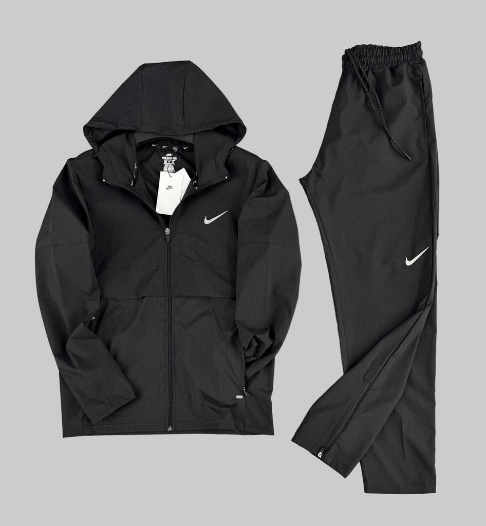 pánska tepláková súprava Nike, čiernej farbe – vodoodpudivý materiál
