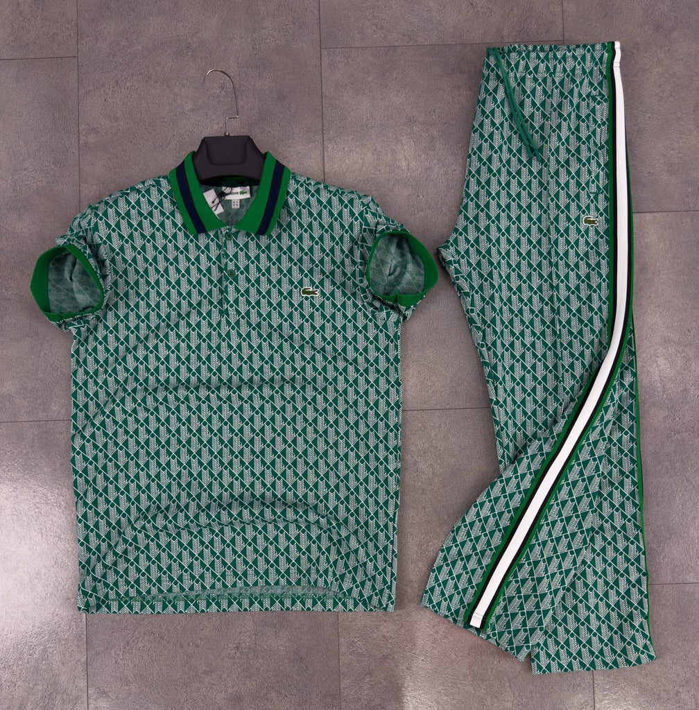 Pánska súprava Lacoste, tričko s golierom a dlhé nohavice, zelené farby, so žakárovým monogramom.
