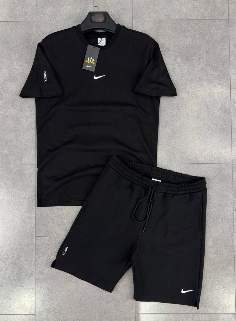 Pánska súprava Nike, tričko a krátke nohavice v čiernej farbe. Vynikajúca kvalita.