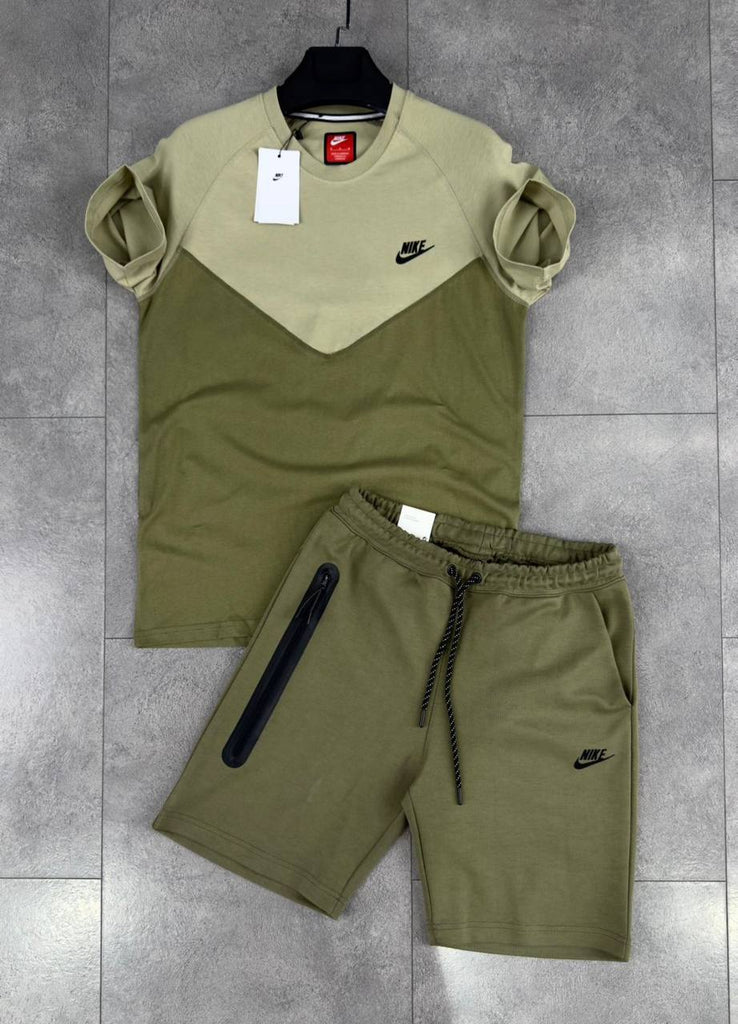 Pánska súprava Nike Tech Fleece, pozostáva z krátkych nohavíc a olivno zelené tričká s krátkym rukávom. Vynikajúca kvalita.