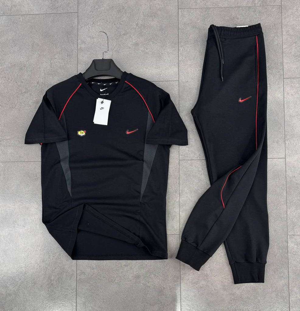 Pánska súprava Nike 'Tn', tričko a dlhé nohavice v čiernej a sivej s červenou dekoratívnou čiarou