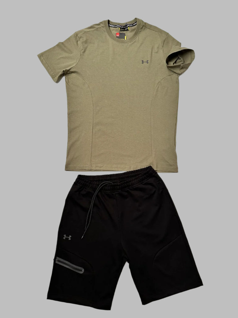 Pánska súprava UNDER ARMOUR, pozostáva z olivno zelené tričká a čiernych krátkych nohavíc.