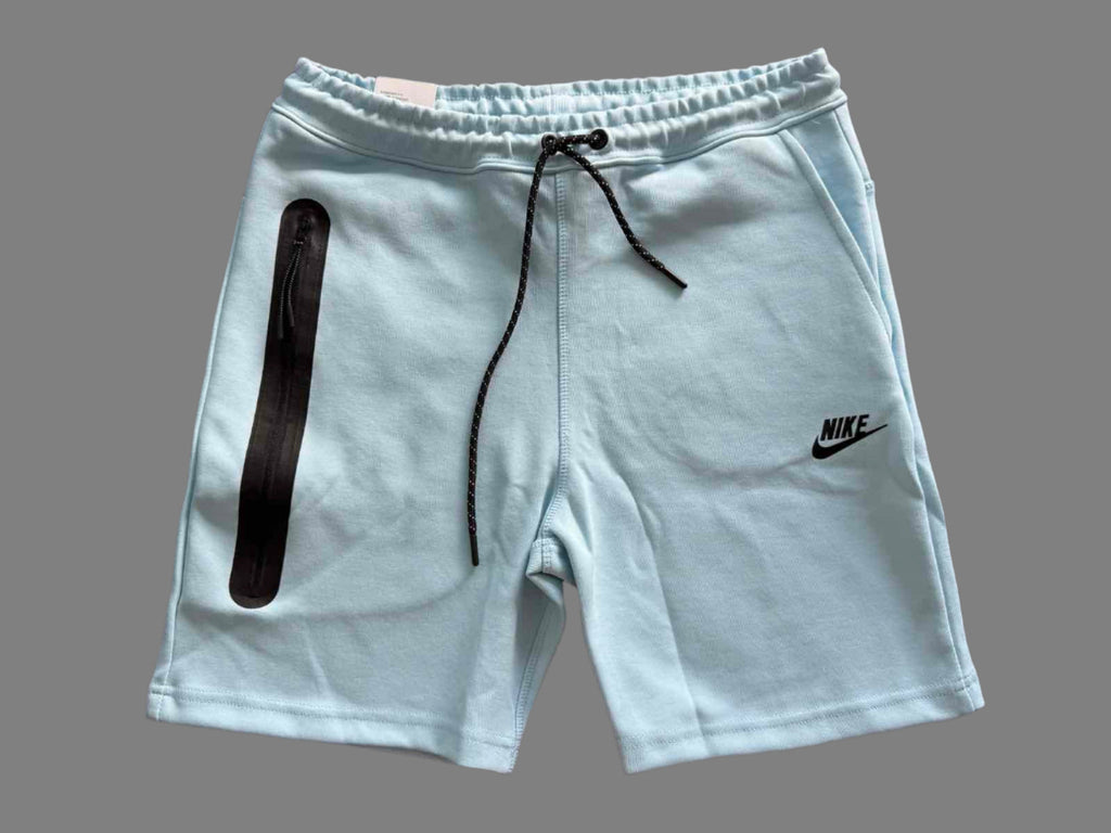 pánske športové krátke nohavice Nike Tech Fleece, svetlo modré farby.