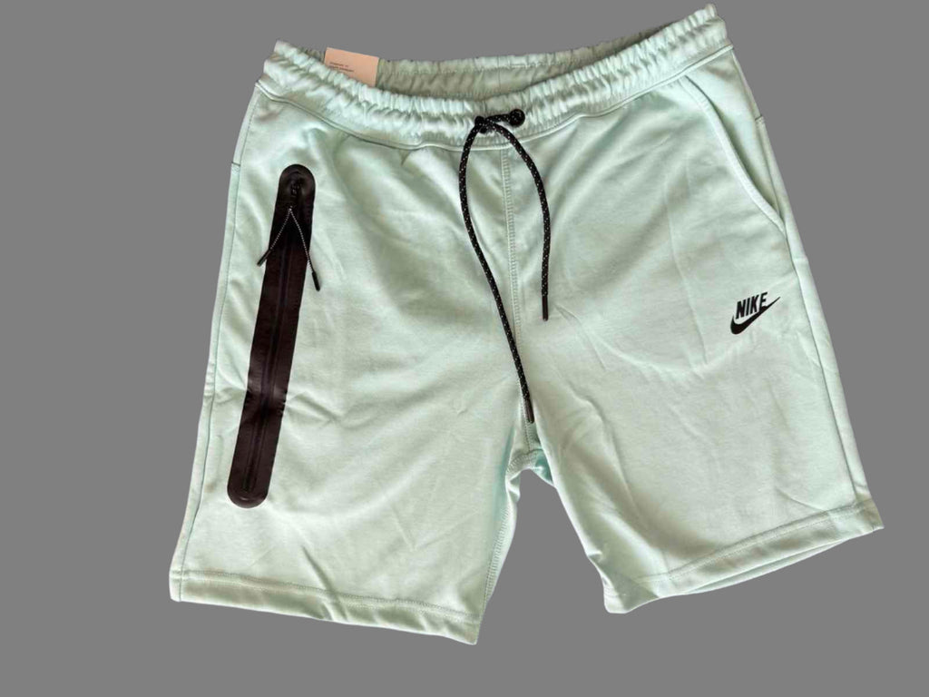 pánske športové krátke nohavice Nike Tech Fleece, tyrkysové farby.