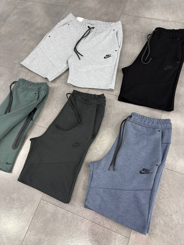 pánske športové krátke nohavice Nike Tech Fleece, grafitové farby.