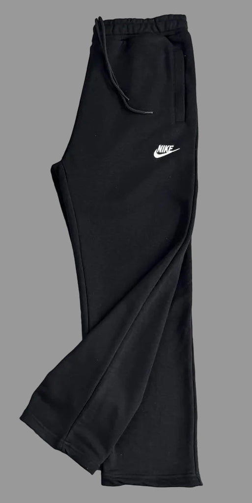 pánske teplákové nohavice Nike, čierne s bielym logom, rovný strih