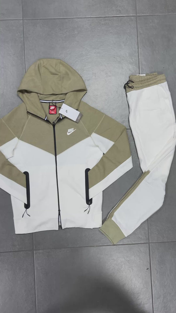 Nike Tech Fleece pánska tepláková súprava, olivovo zelená a biela. Model 2023. Vynikajúca kvalita