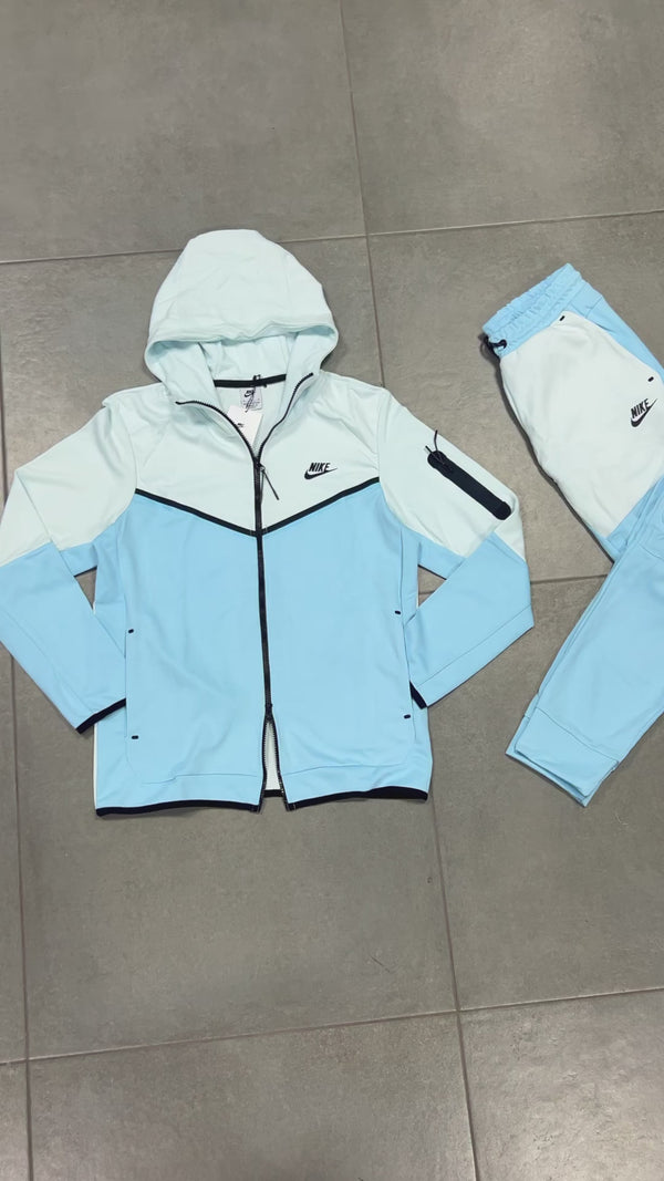 Nike Tech Fleece pánska tepláková súprava, svetlomodrá a biela. Vynikajúca kvalita